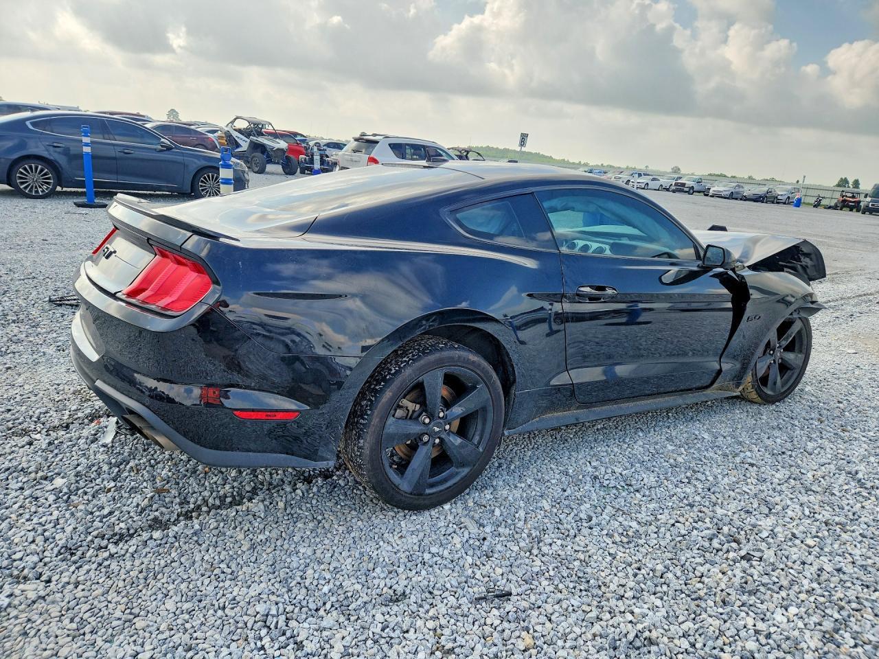 2021 Ford Mustang Gt - zdjęcie 3