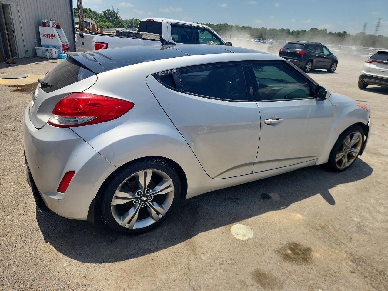 2013 Hyundai Veloster Base - zdjęcie 3