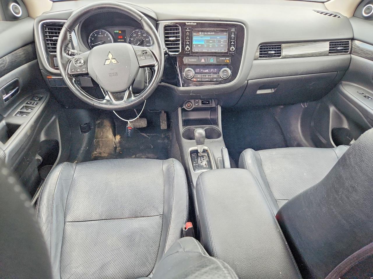 2016 Mitsubishi Outlander Se - zdjęcie 8