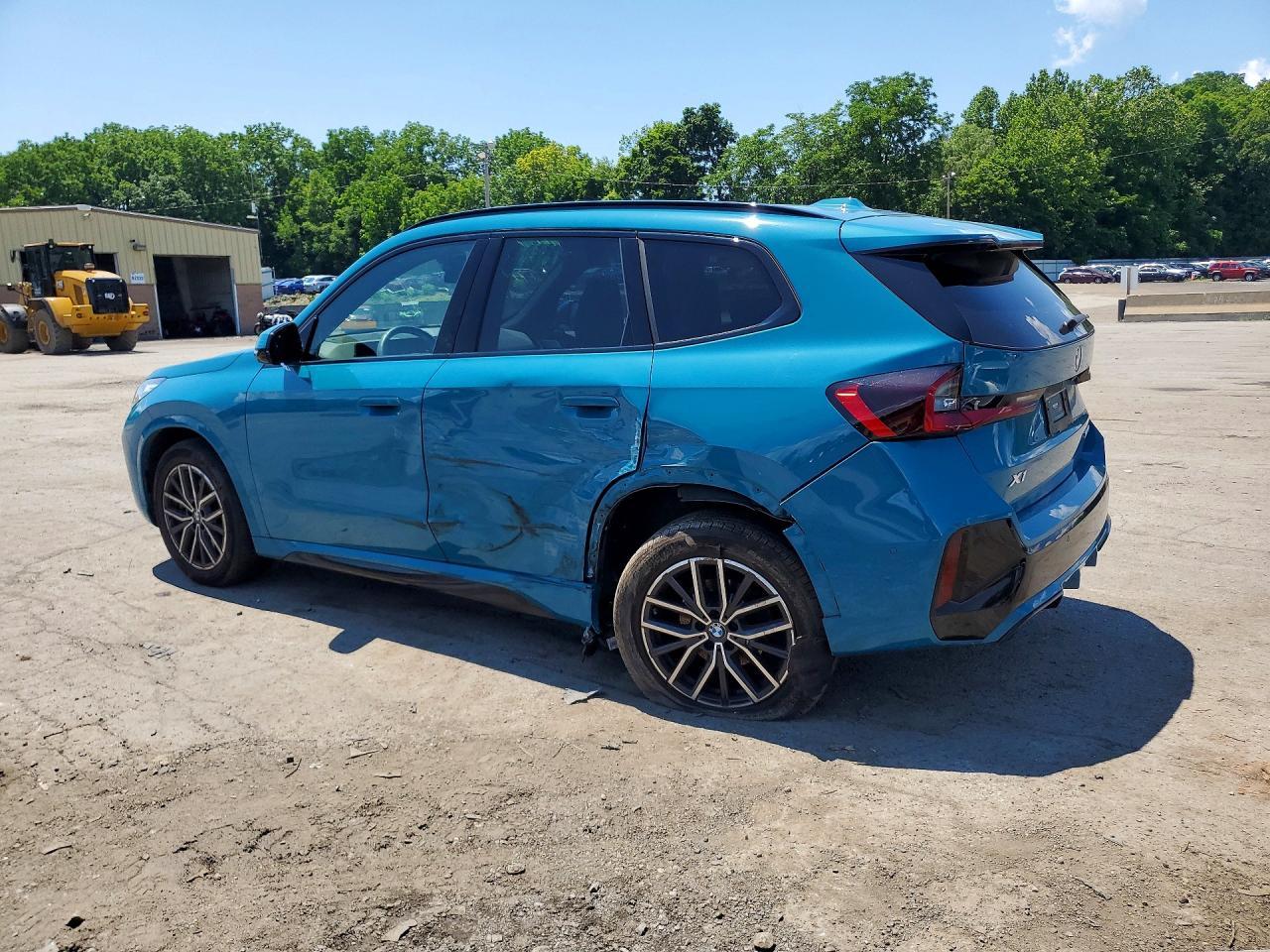 2023 BMW X1 xDrive28I - zdjęcie 2