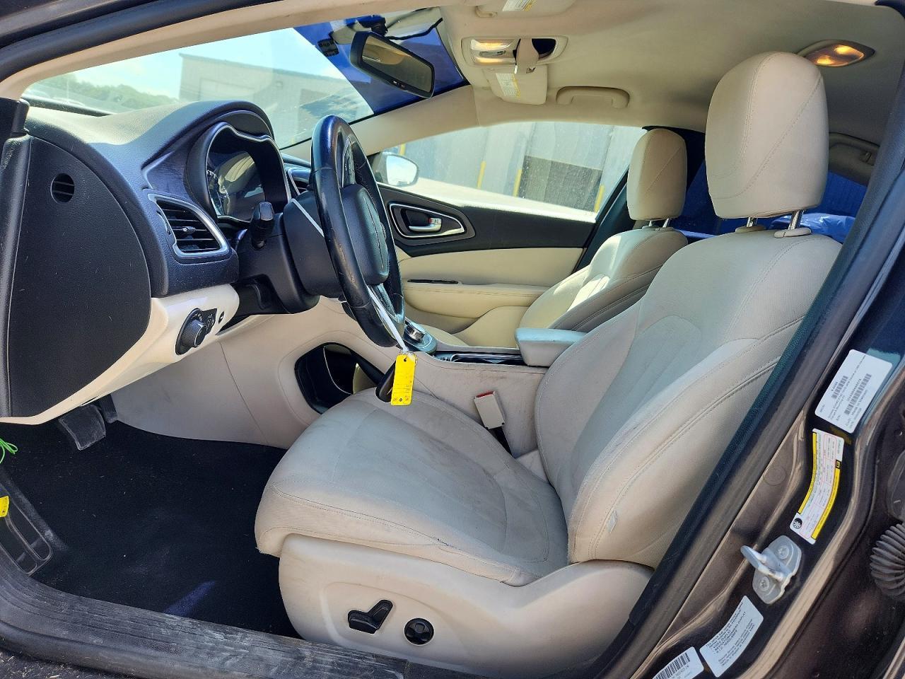 2016 Chrysler 200 Limited - zdjęcie 7