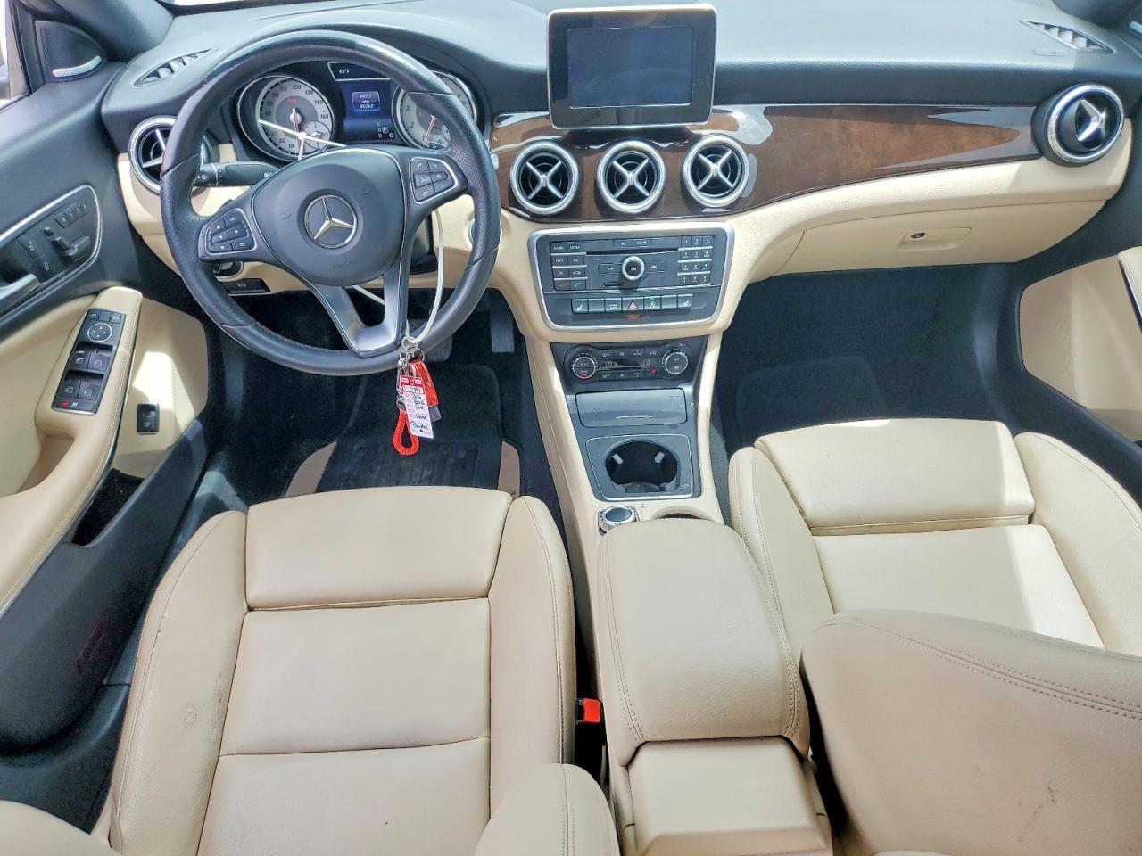 2016 Mercedes-Benz Cla 250 - zdjęcie 8