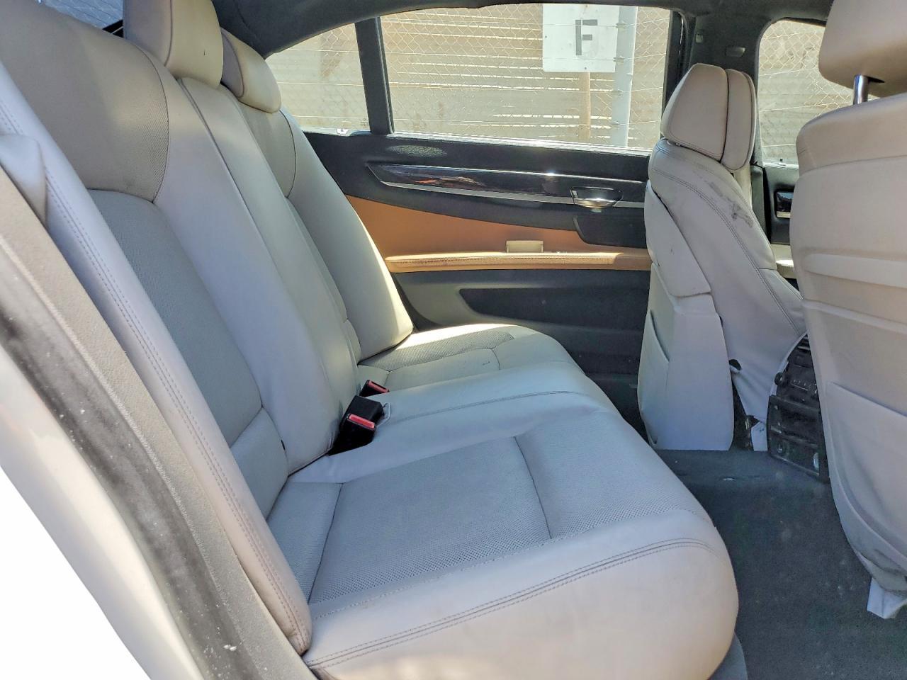 2014 BMW 750 Li - zdjęcie 10