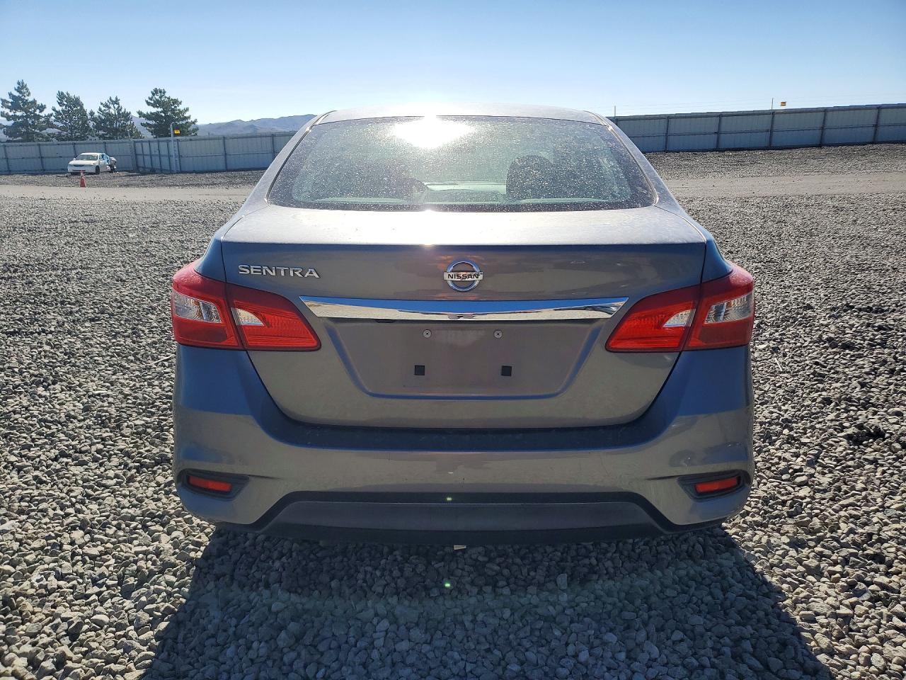 2018 Nissan Sentra S - zdjęcie 6