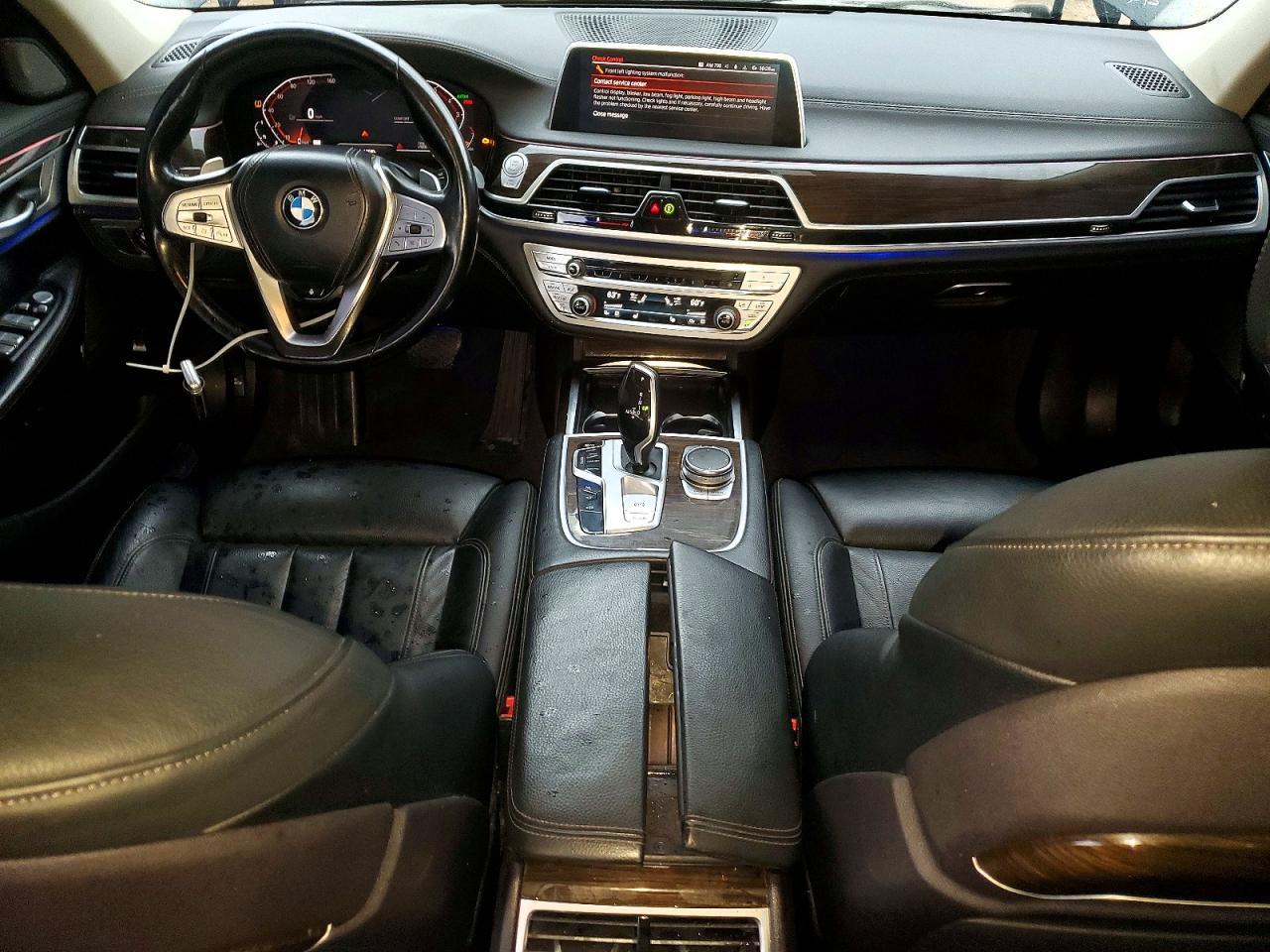 2020 BMW Seria 7 740i - zdjęcie 8