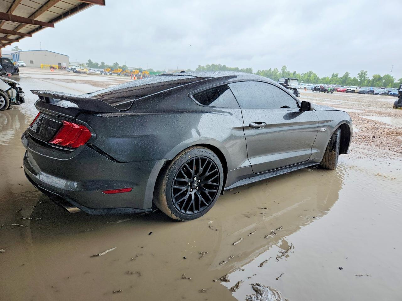 2020 Ford Mustang Gt - zdjęcie 3
