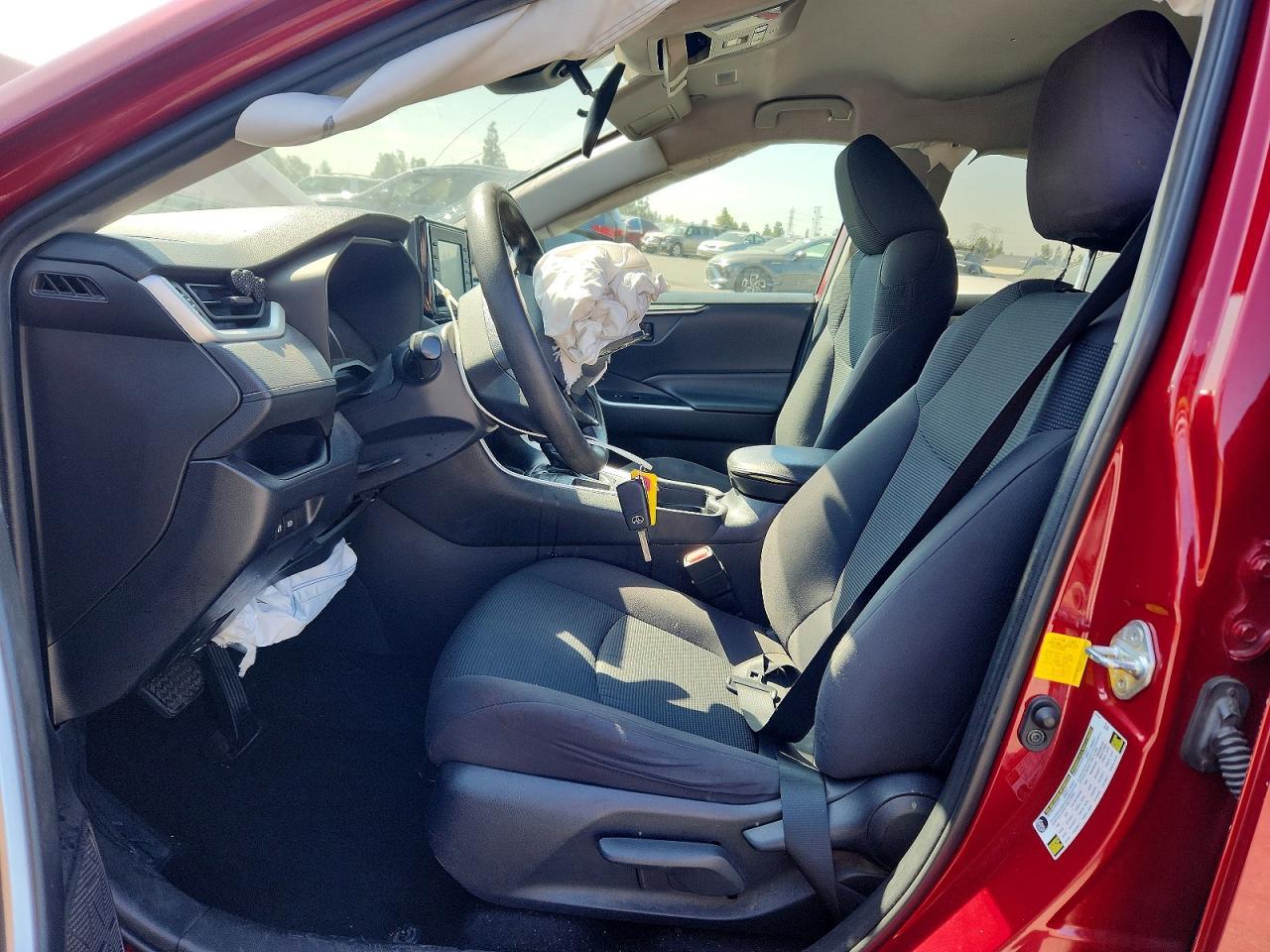 2020 Toyota Rav4 Le - zdjęcie 7
