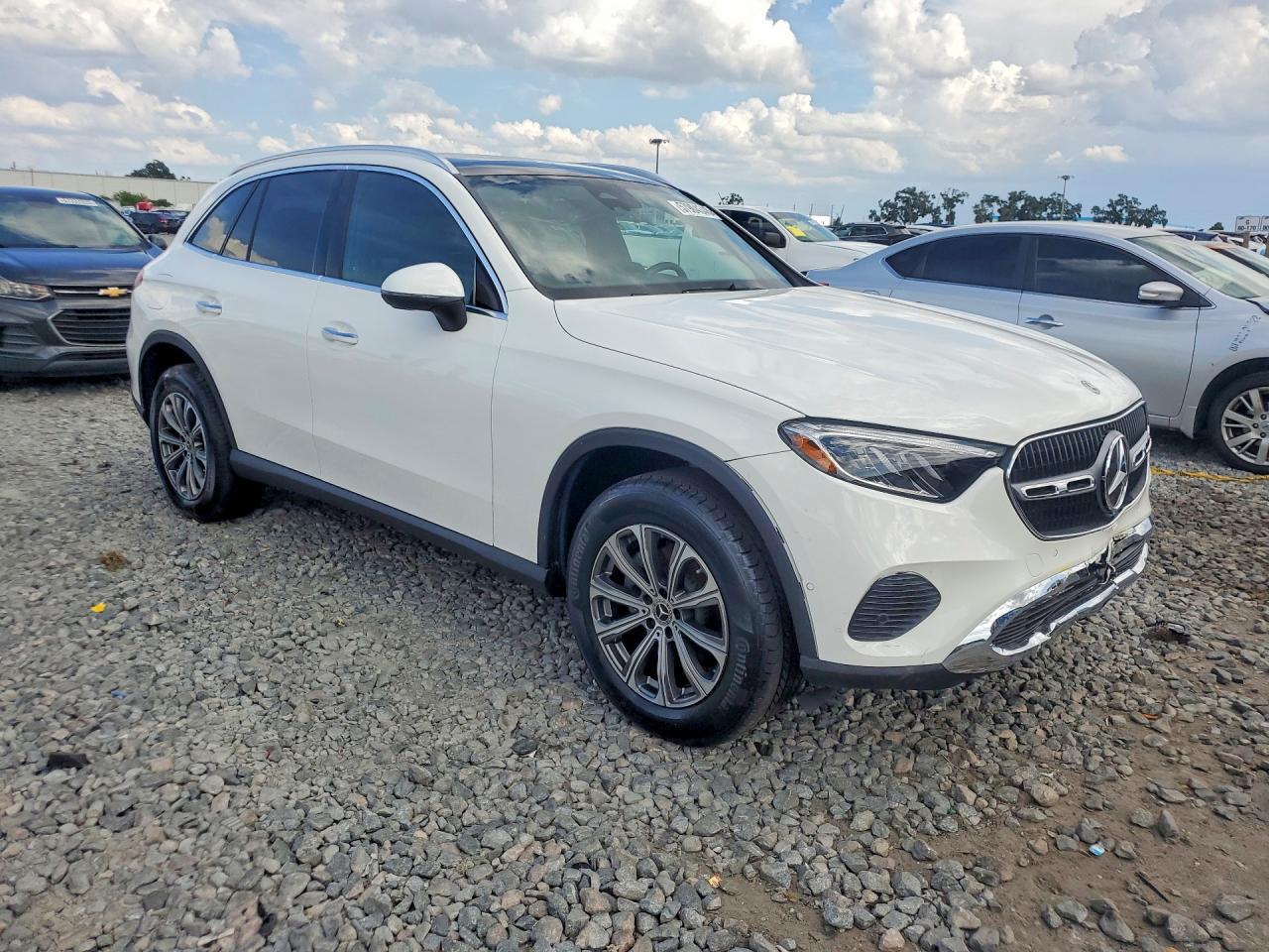 2026 Mercedes-Benz Glc 300 - zdjęcie 4