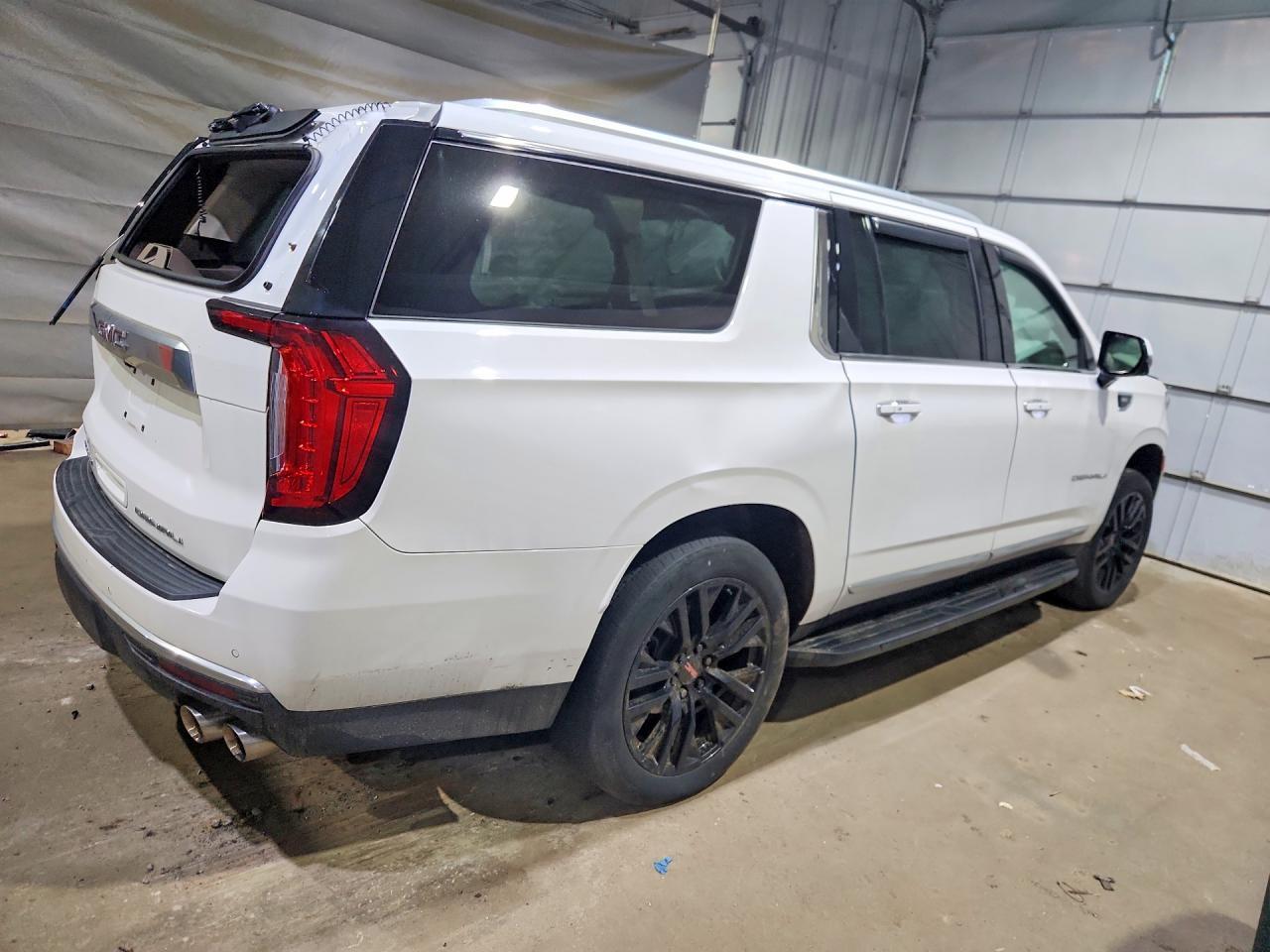 2021 GMC Yukon Xl Denali - zdjęcie 3