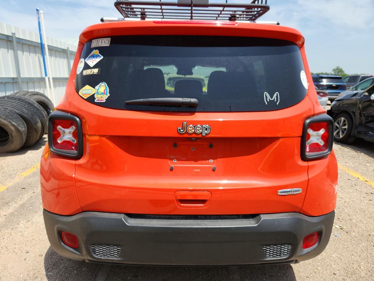 2020 Jeep Renegade Latitude - zdjęcie 6