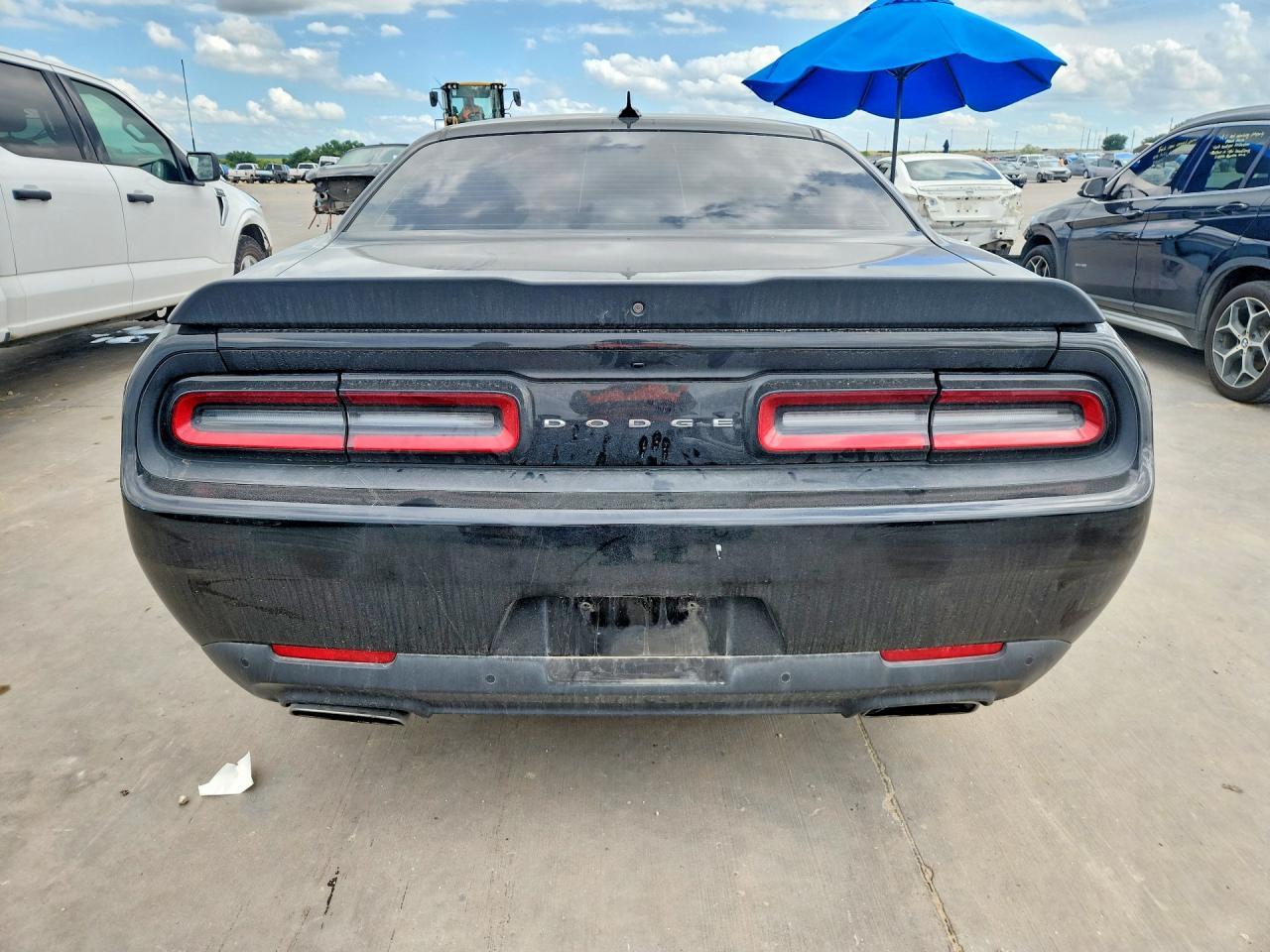 2016 Dodge Challenger R - zdjęcie 6