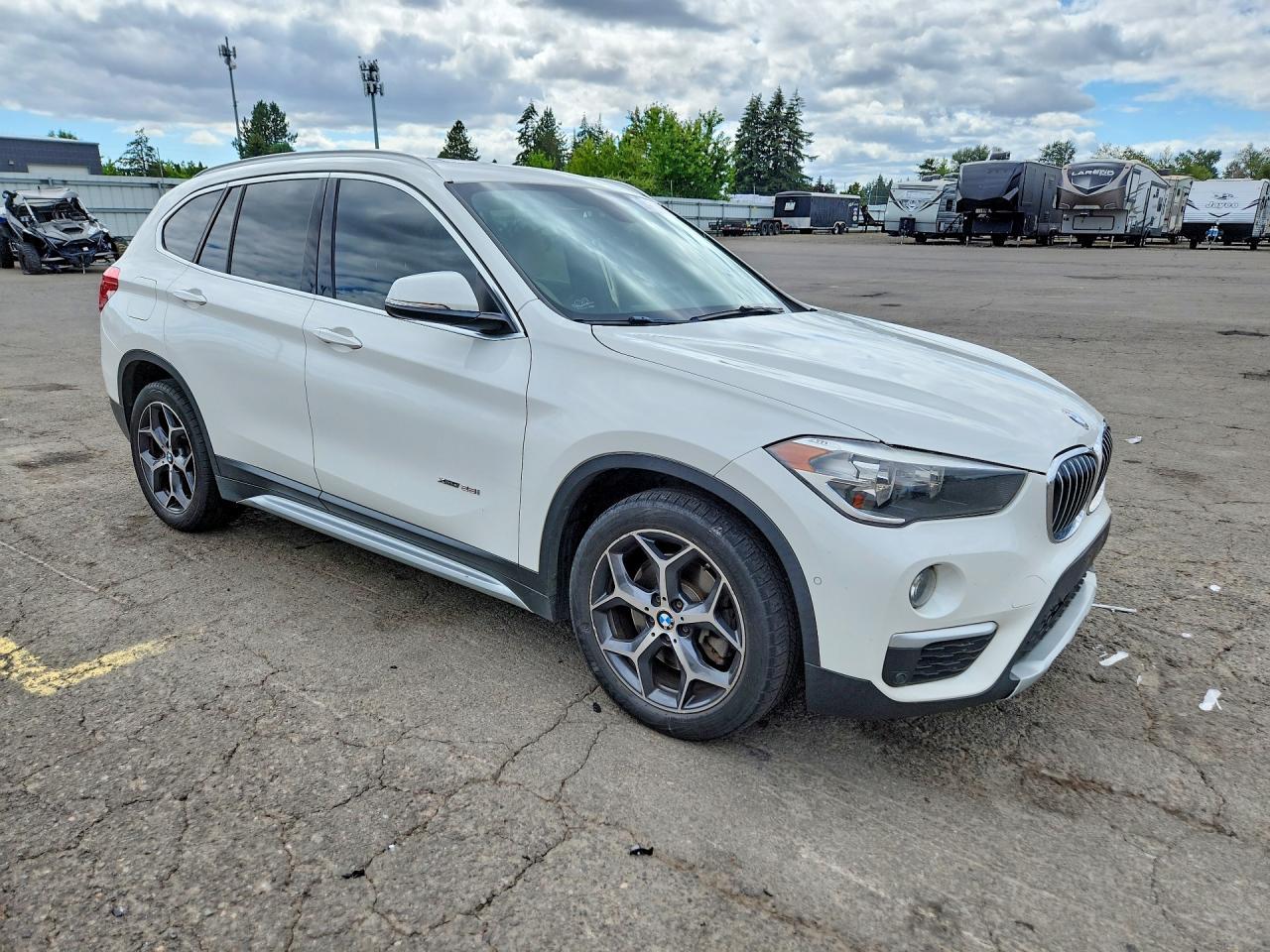 2016 BMW X1 xDrive28I - zdjęcie 4