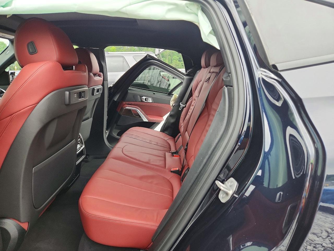 2022 BMW X6 xDrive40I - zdjęcie 10