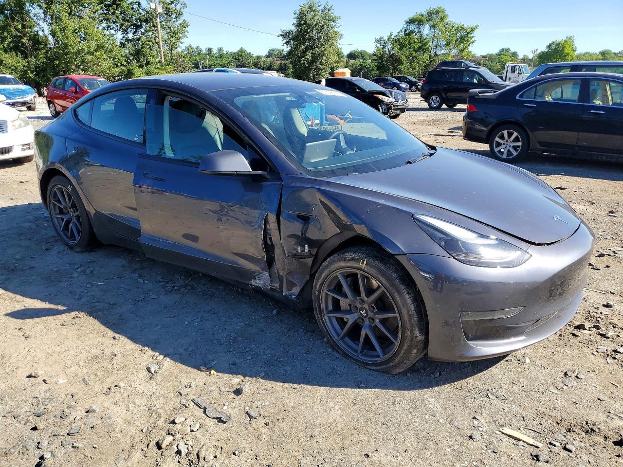 2023 Tesla Model 3 - zdjęcie 4