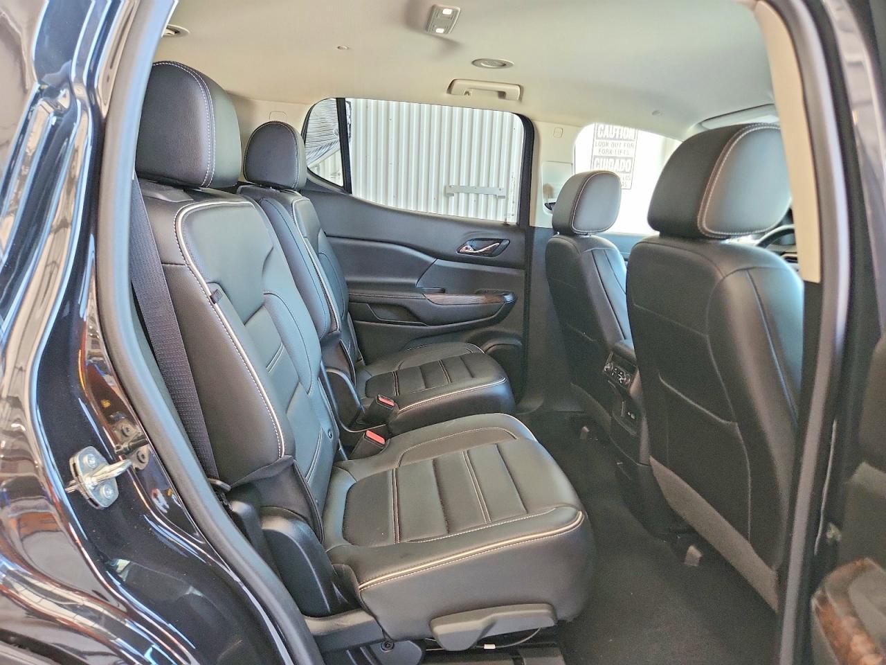 2020 GMC Acadia Denali - zdjęcie 11
