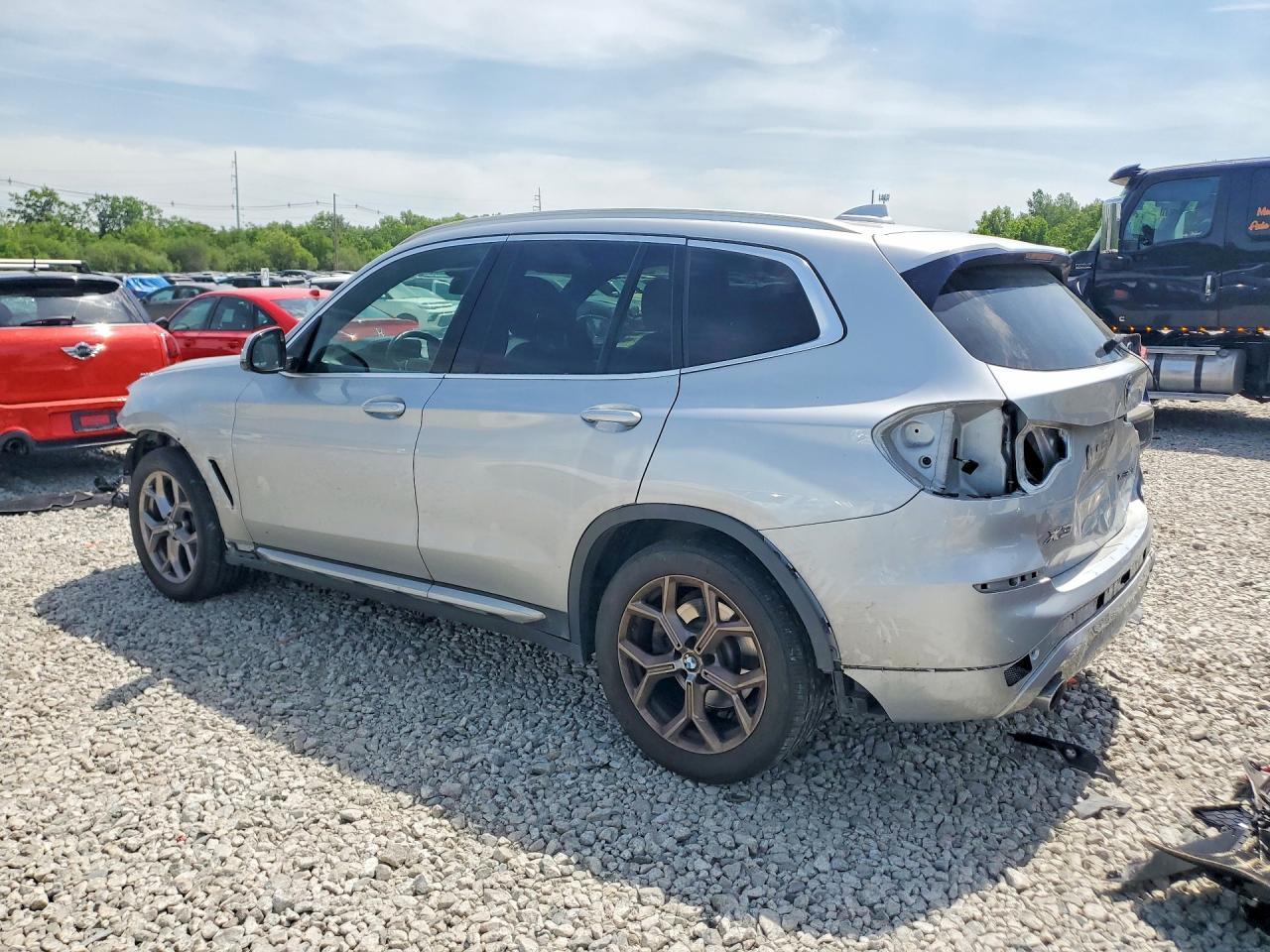 2021 BMW X3 xDrive30I - zdjęcie 2