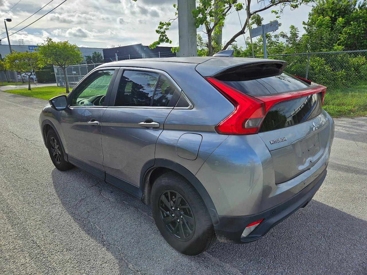 2019 Mitsubishi Eclipse Cross Es - zdjęcie 3
