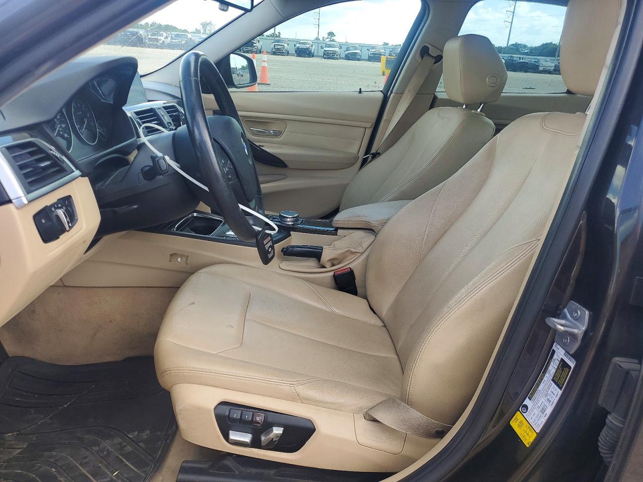 2016 BMW 320 I - zdjęcie 7