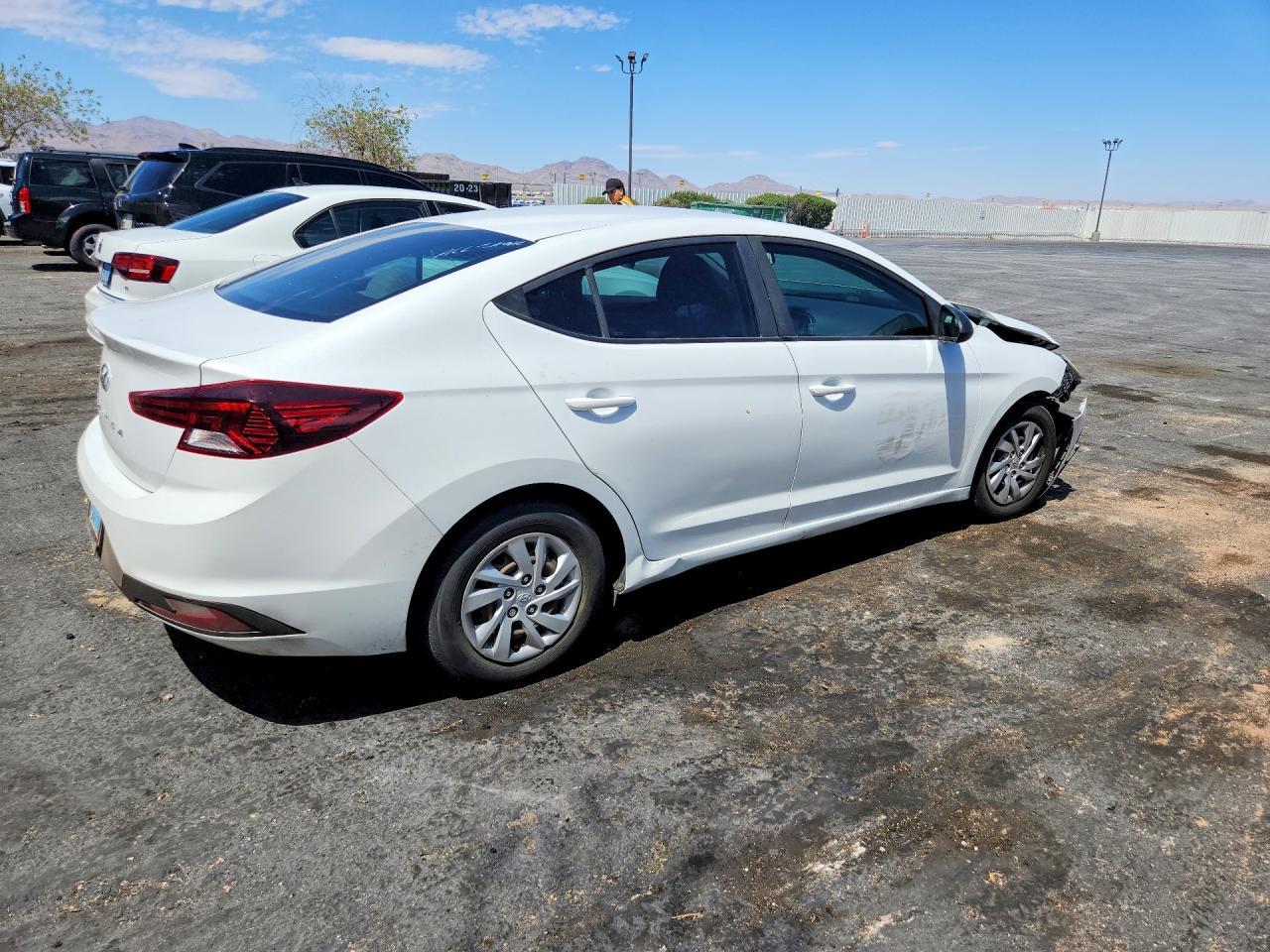 2020 Hyundai Elantra Se - zdjęcie 3