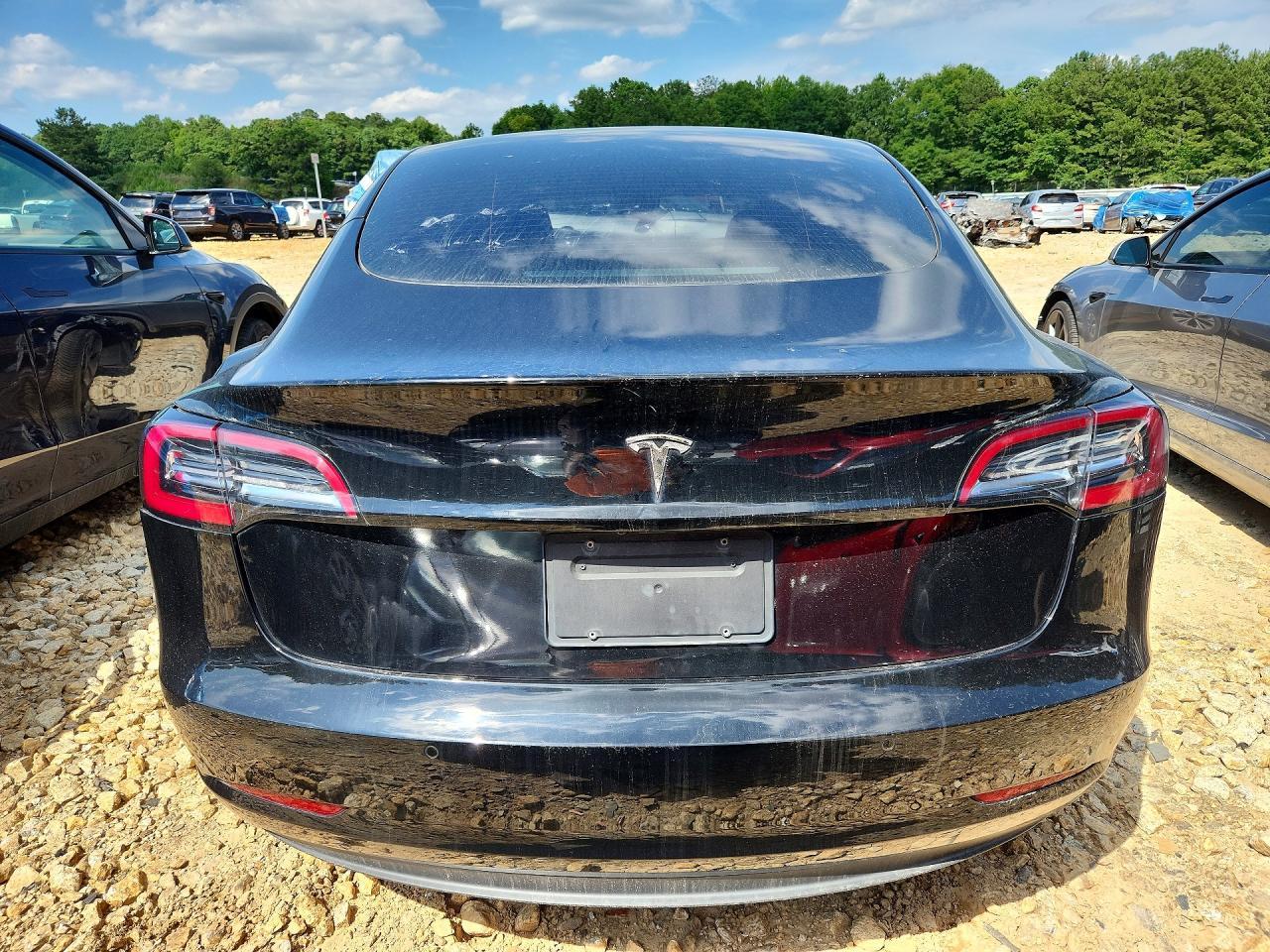 2021 Tesla Model 3 - zdjęcie 6