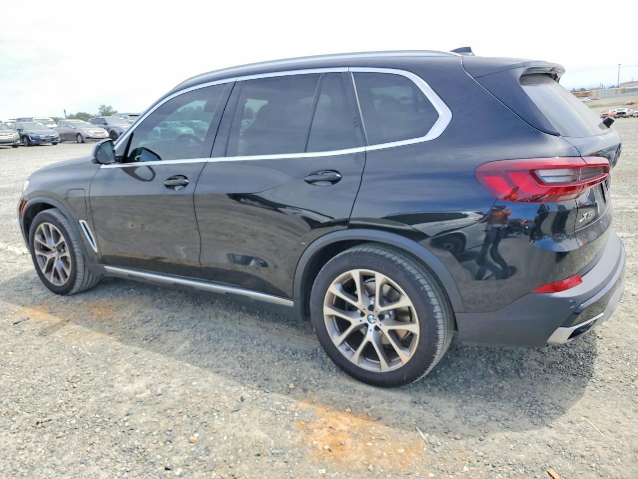2021 BMW X5 xDrive45E - zdjęcie 2
