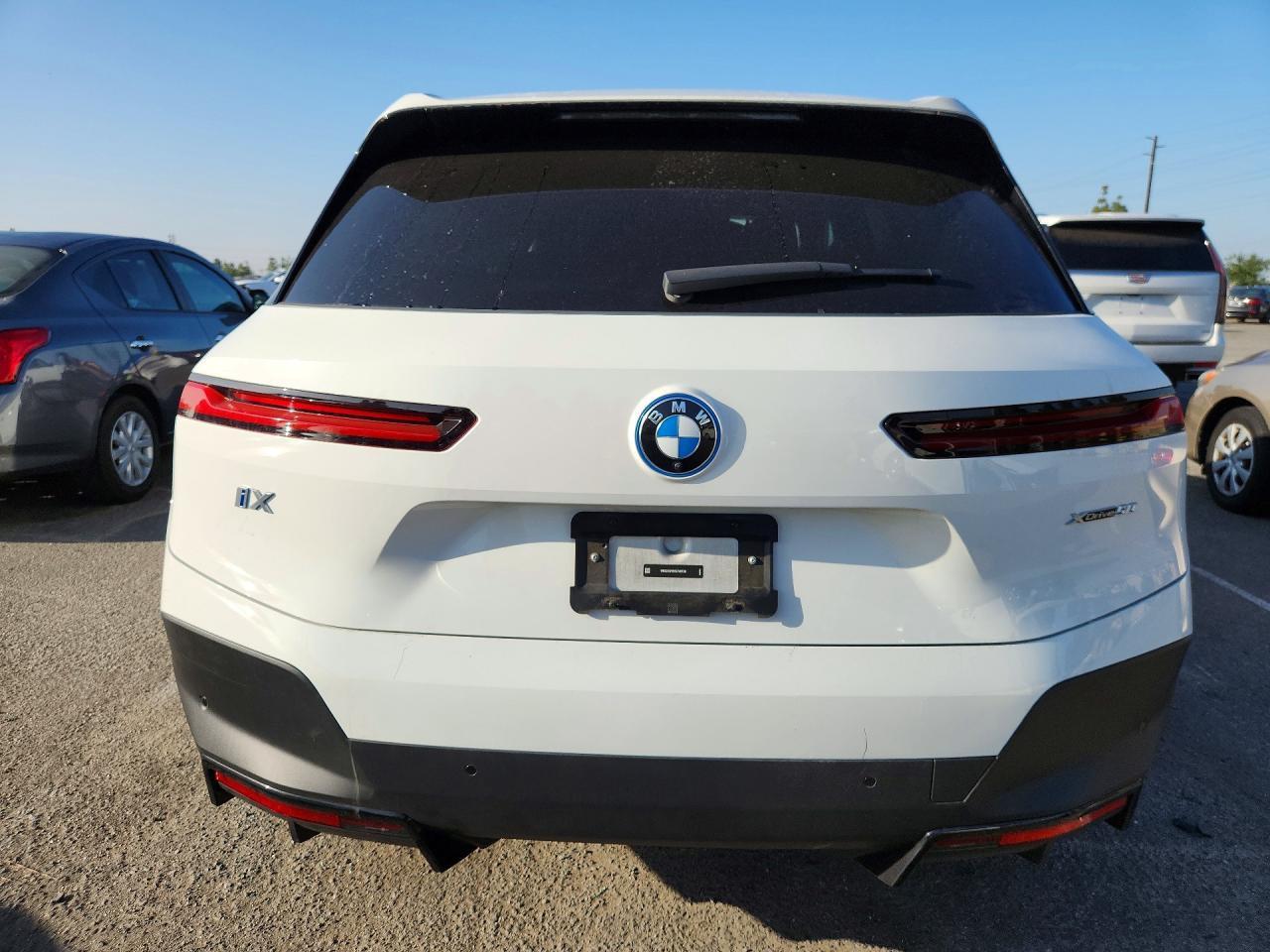 2025 BMW Ix xDrive50 - zdjęcie 6