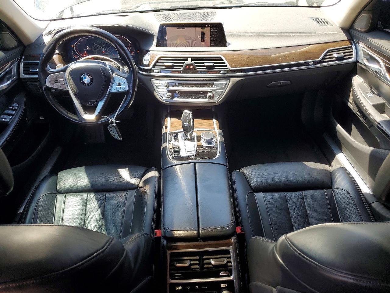 2020 BMW 740 I - zdjęcie 8