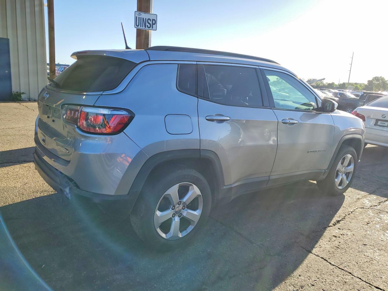 2018 Jeep Compass Latitude - zdjęcie 3