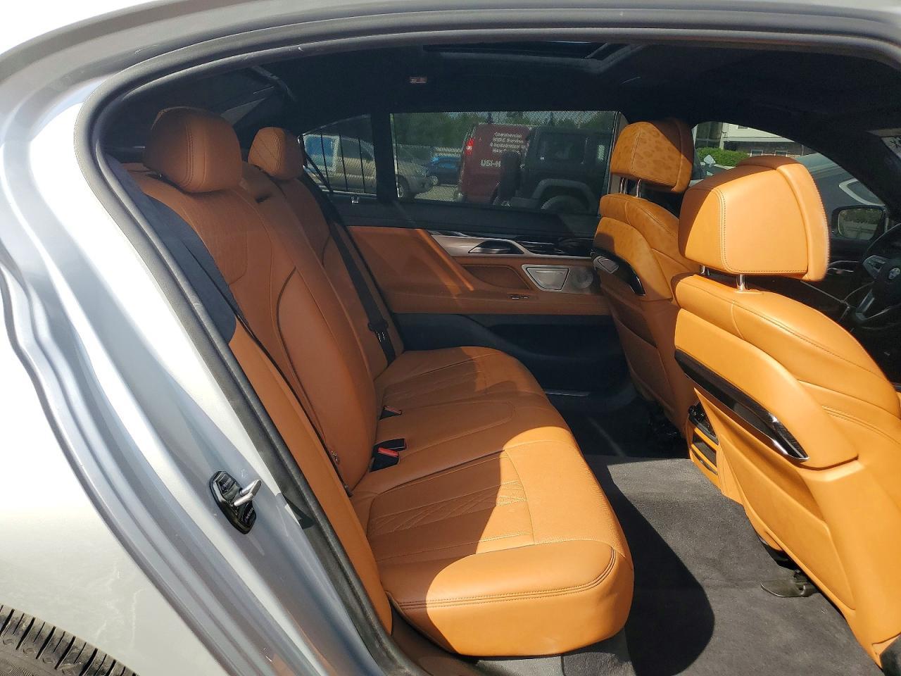 2017 BMW Seria 7 B7 - zdjęcie 10