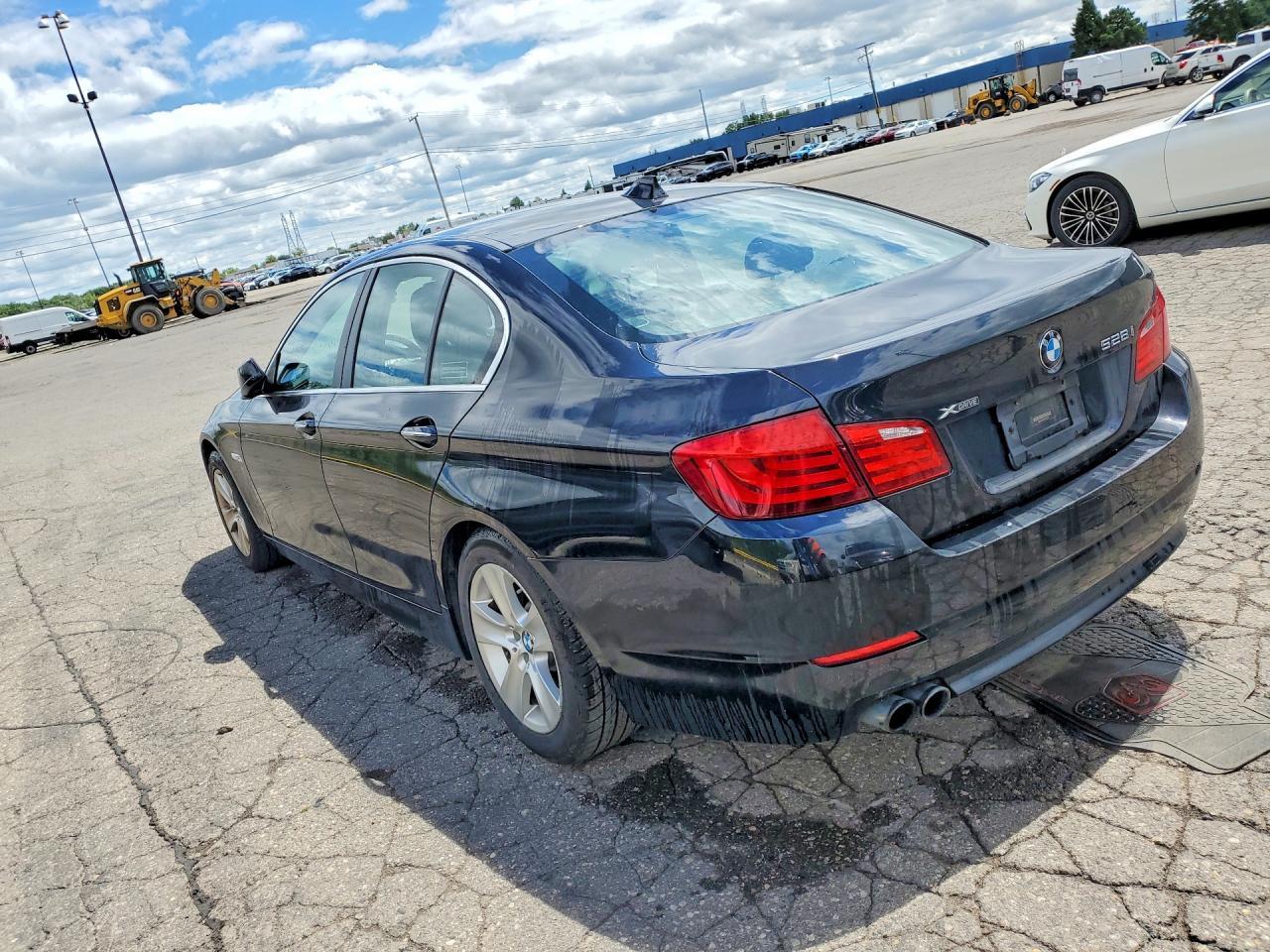 2013 BMW 528 Xi - zdjęcie 2