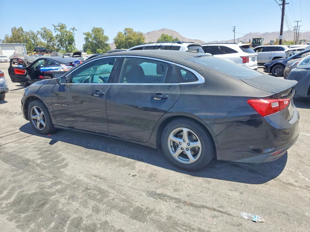 2017 Chevrolet Malibu 4D (New) - zdjęcie 2