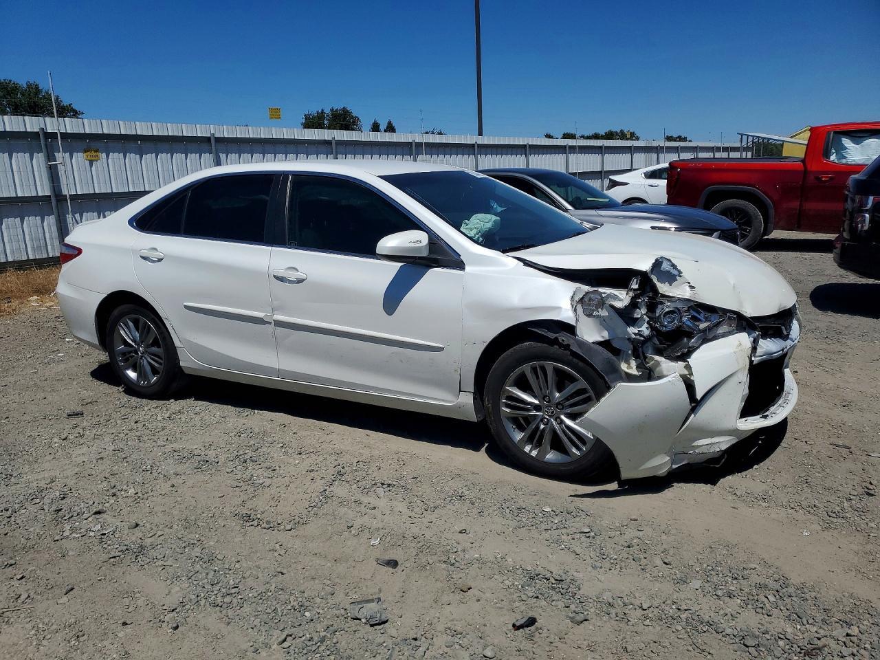 2017 Toyota Camry Se - zdjęcie 4