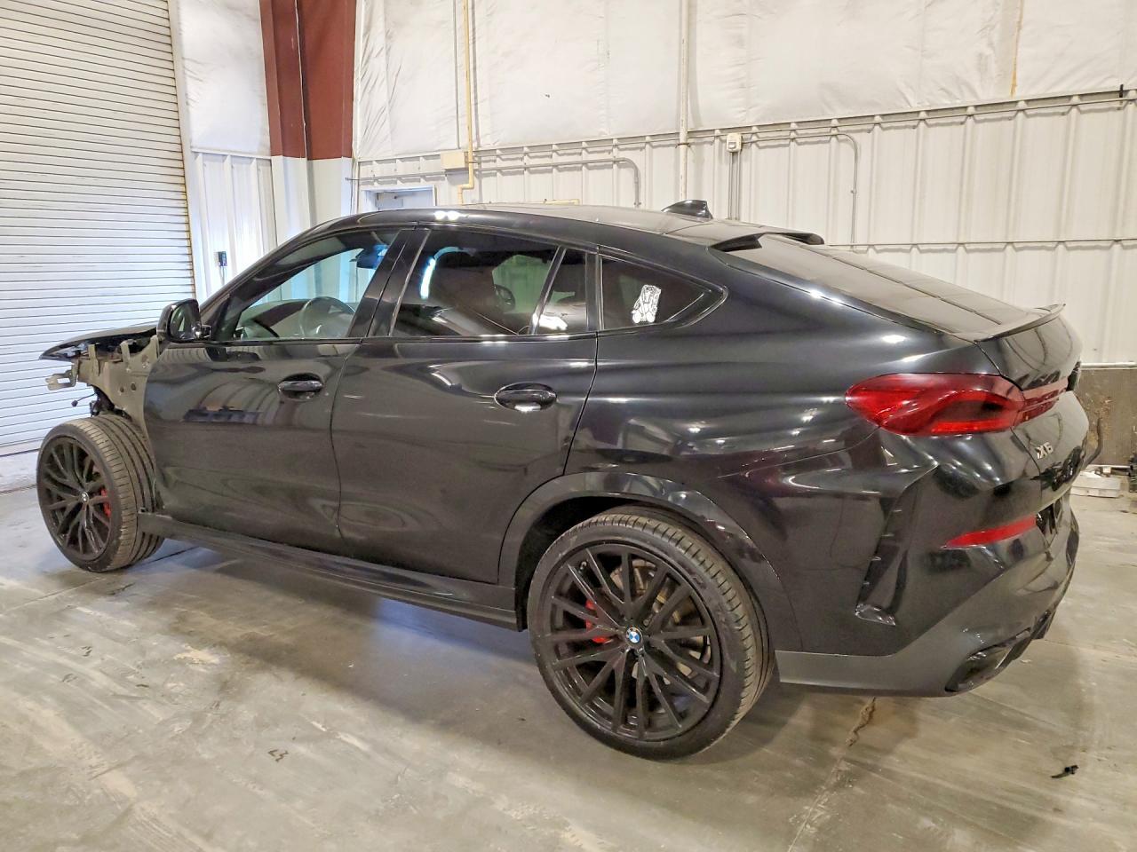 2021 BMW X6 M50I - zdjęcie 2