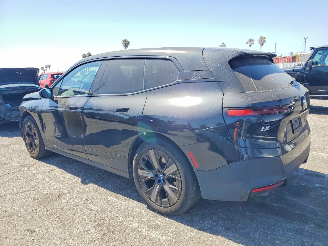 2024 BMW Ix xDrive50 - zdjęcie 2