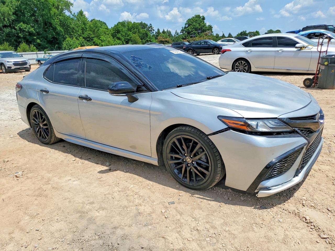 2022 Toyota Camry Xse - zdjęcie 4