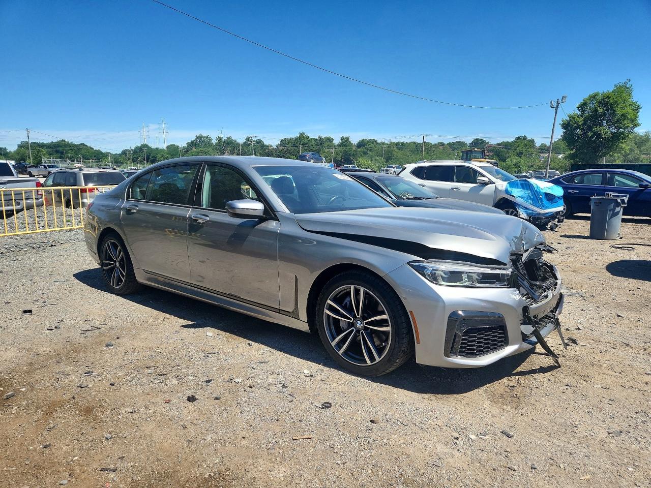 2021 BMW Seria 7 740i - zdjęcie 4