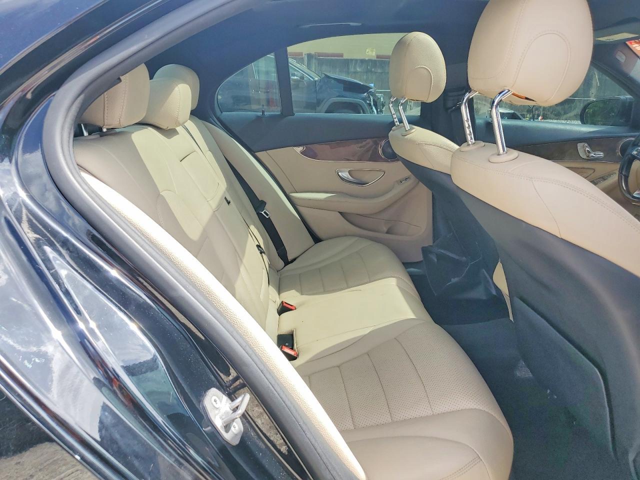 2018 Mercedes-Benz C 300 - zdjęcie 10