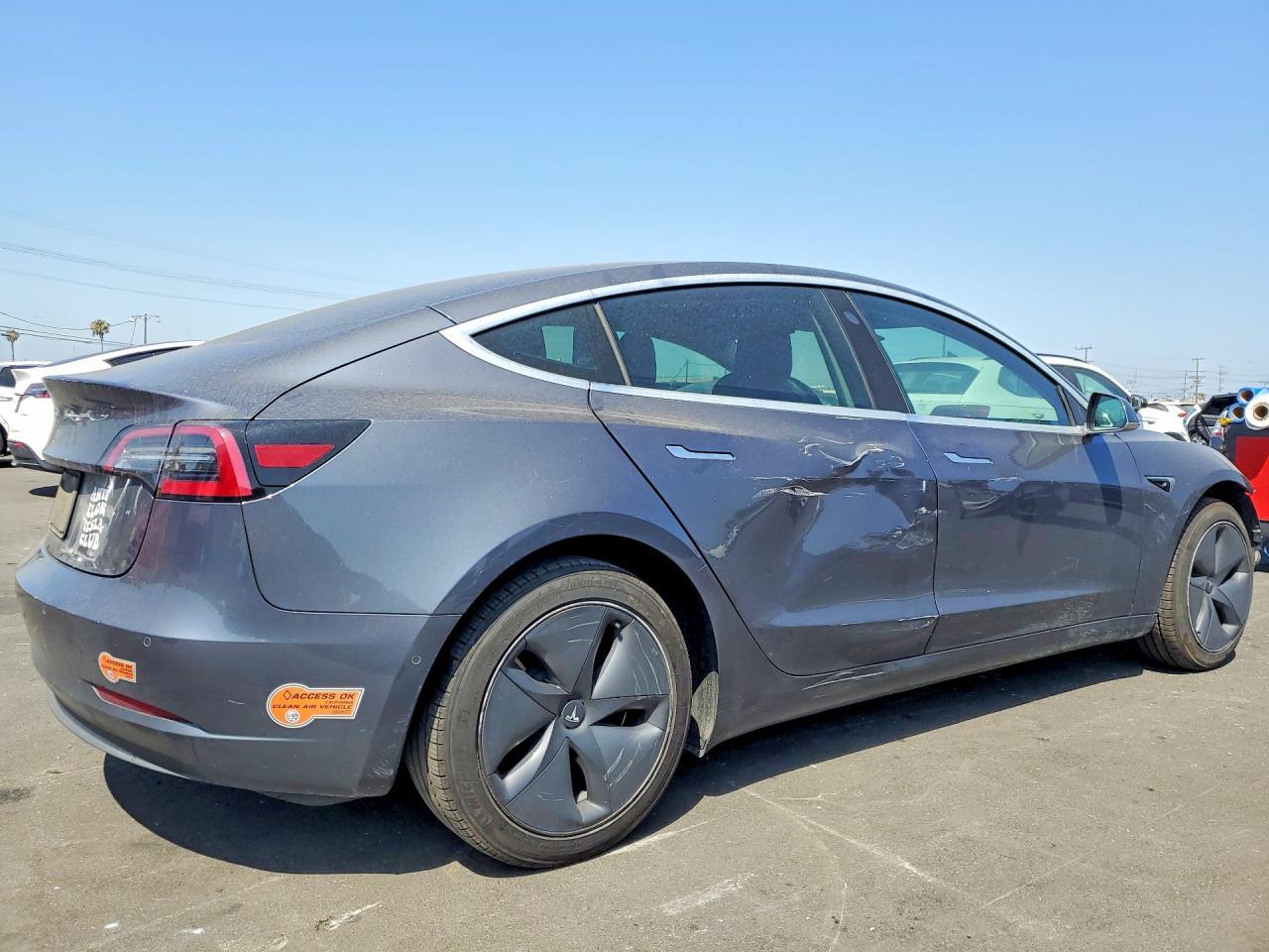 2020 Tesla Model 3 - zdjęcie 3