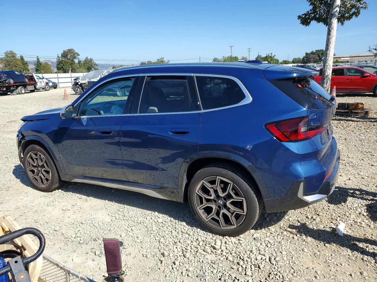 2024 BMW X1 xDrive28I - zdjęcie 2