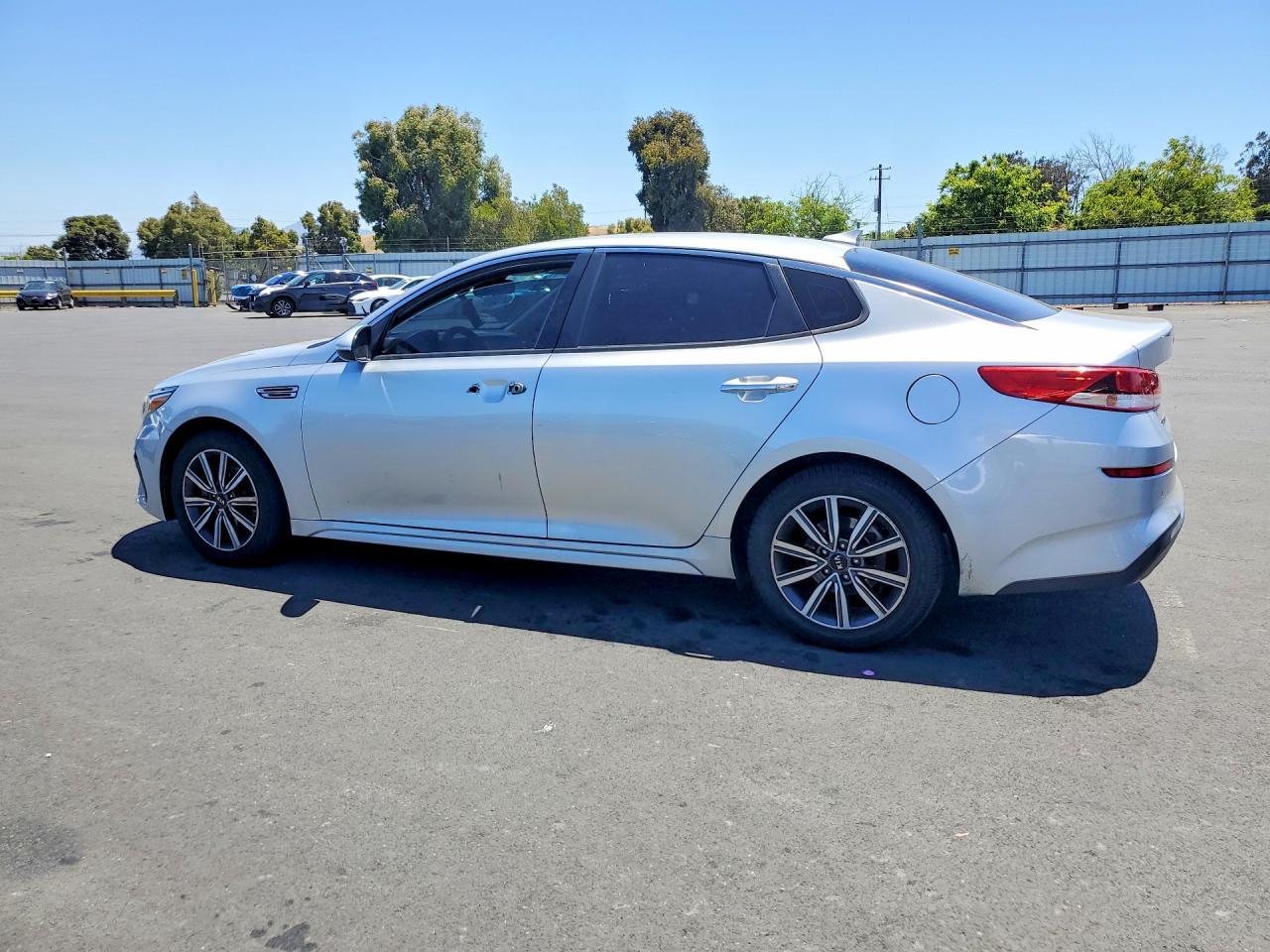2019 Kia Optima Lx - zdjęcie 2