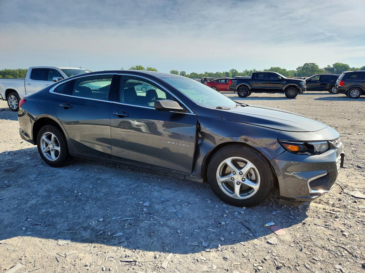 2017 Chevrolet Malibu Ls - zdjęcie 4