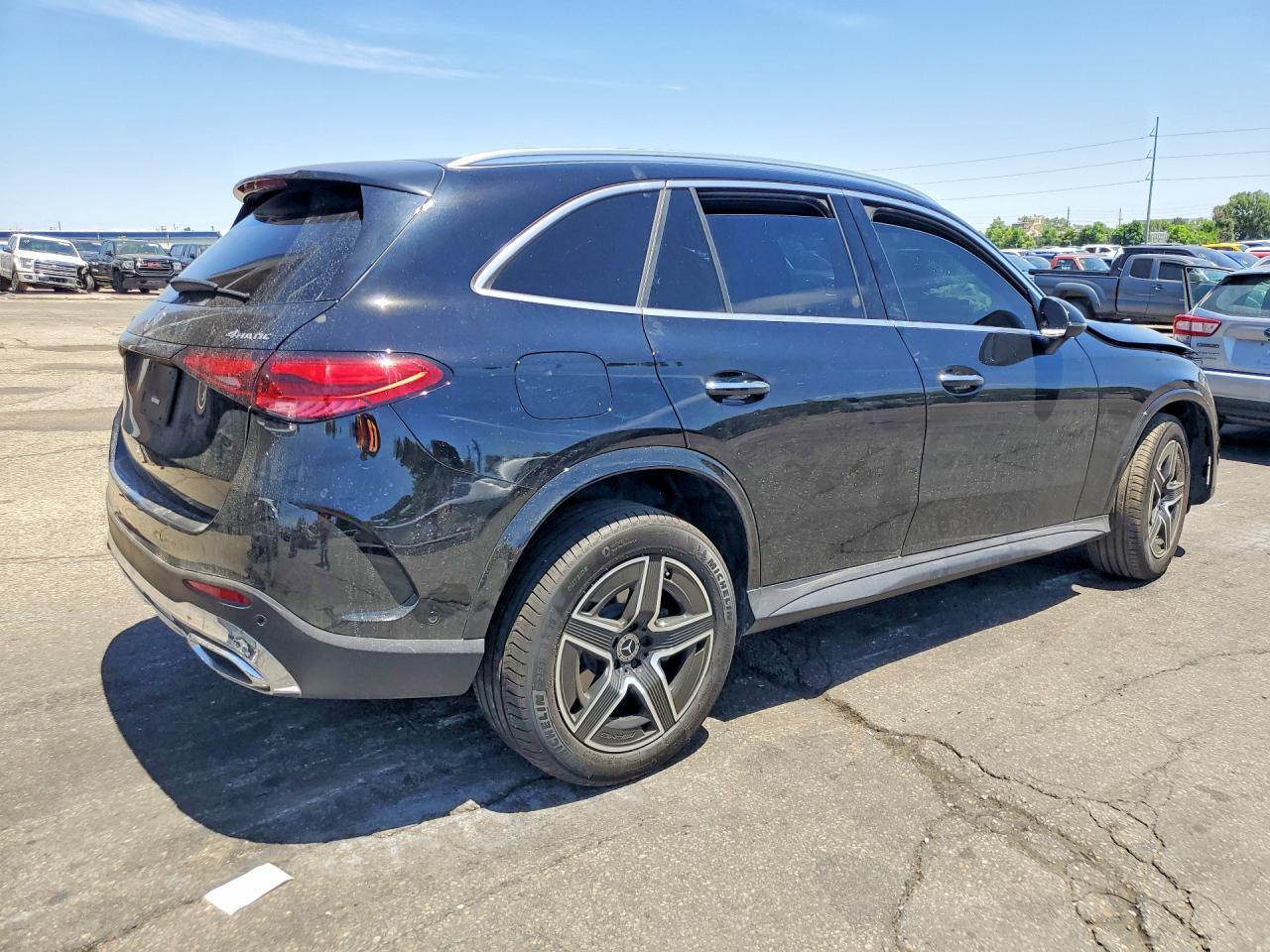 2026 Mercedes-Benz Glc 300 4Matic - zdjęcie 3