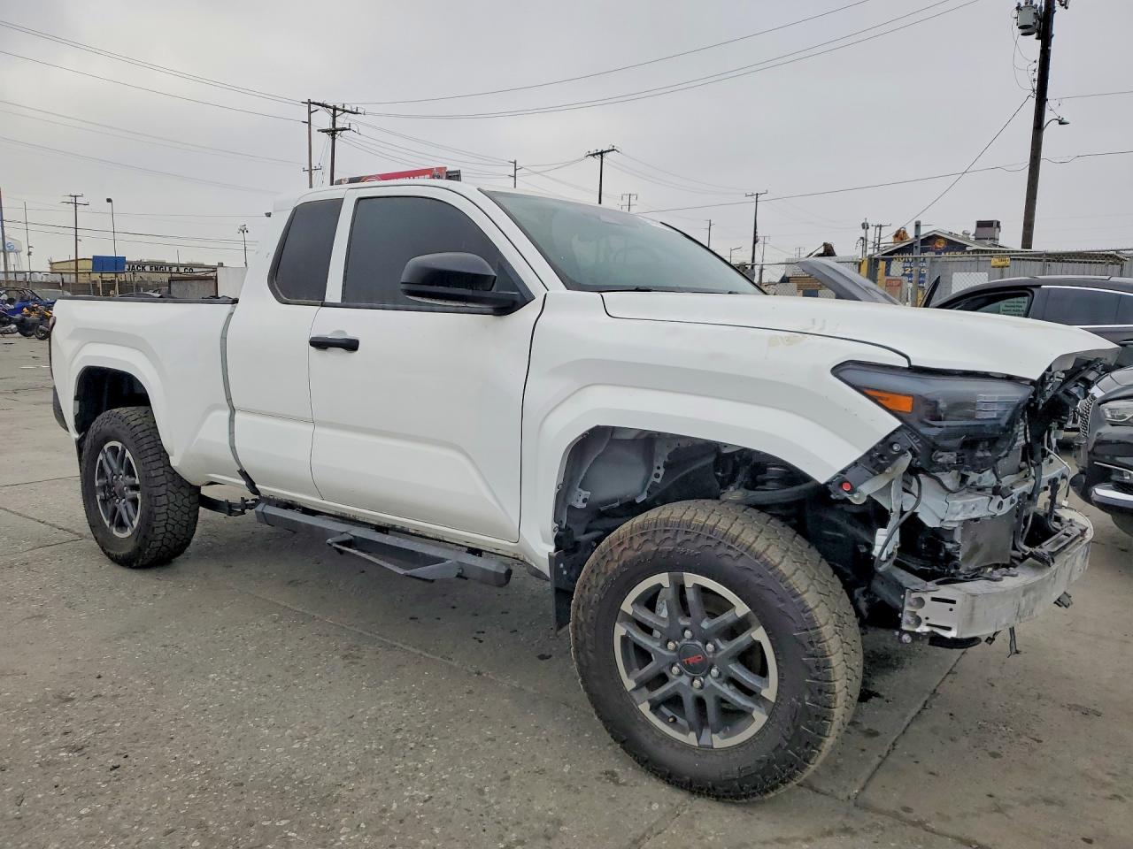 2024 Toyota Tacoma Sr - zdjęcie 4
