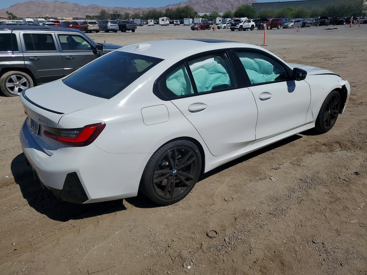 2024 BMW 330I - zdjęcie 3