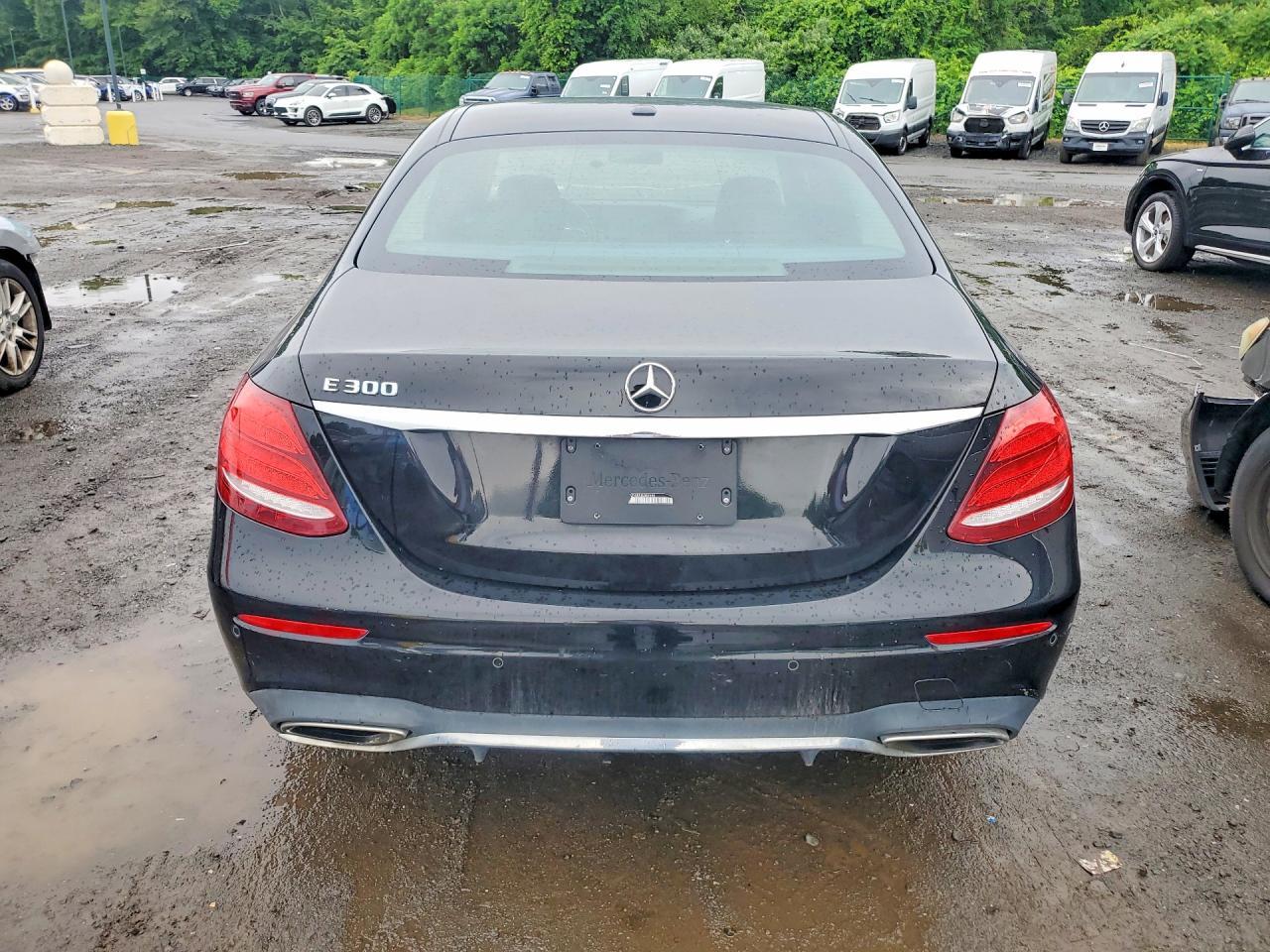 2018 Mercedes-Benz E 300 - zdjęcie 6