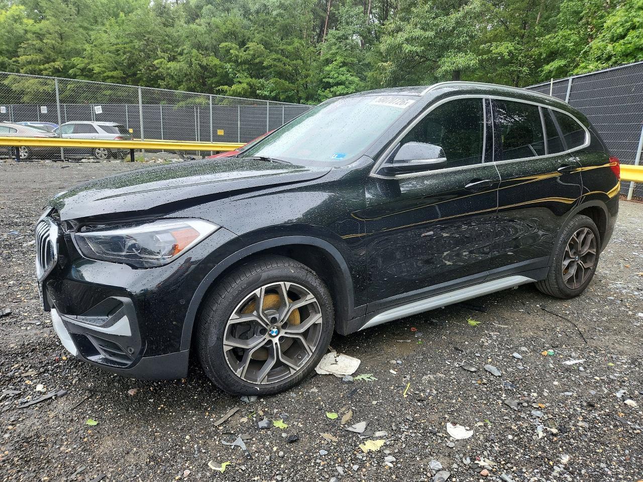 2021 BMW X1 xDrive28I - zdjęcie główne