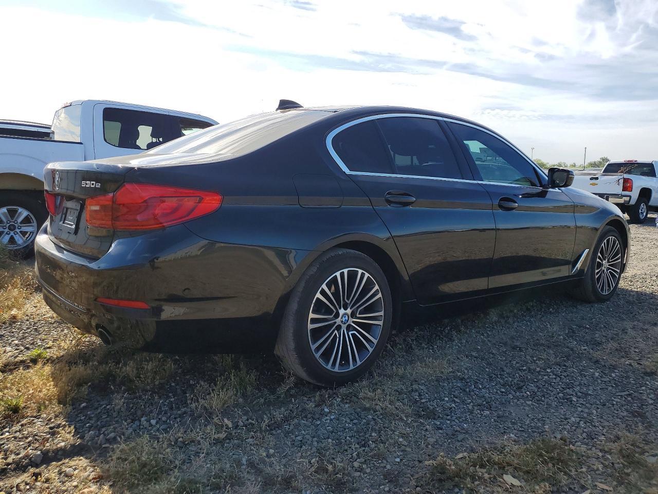 2020 BMW 530E - zdjęcie 3