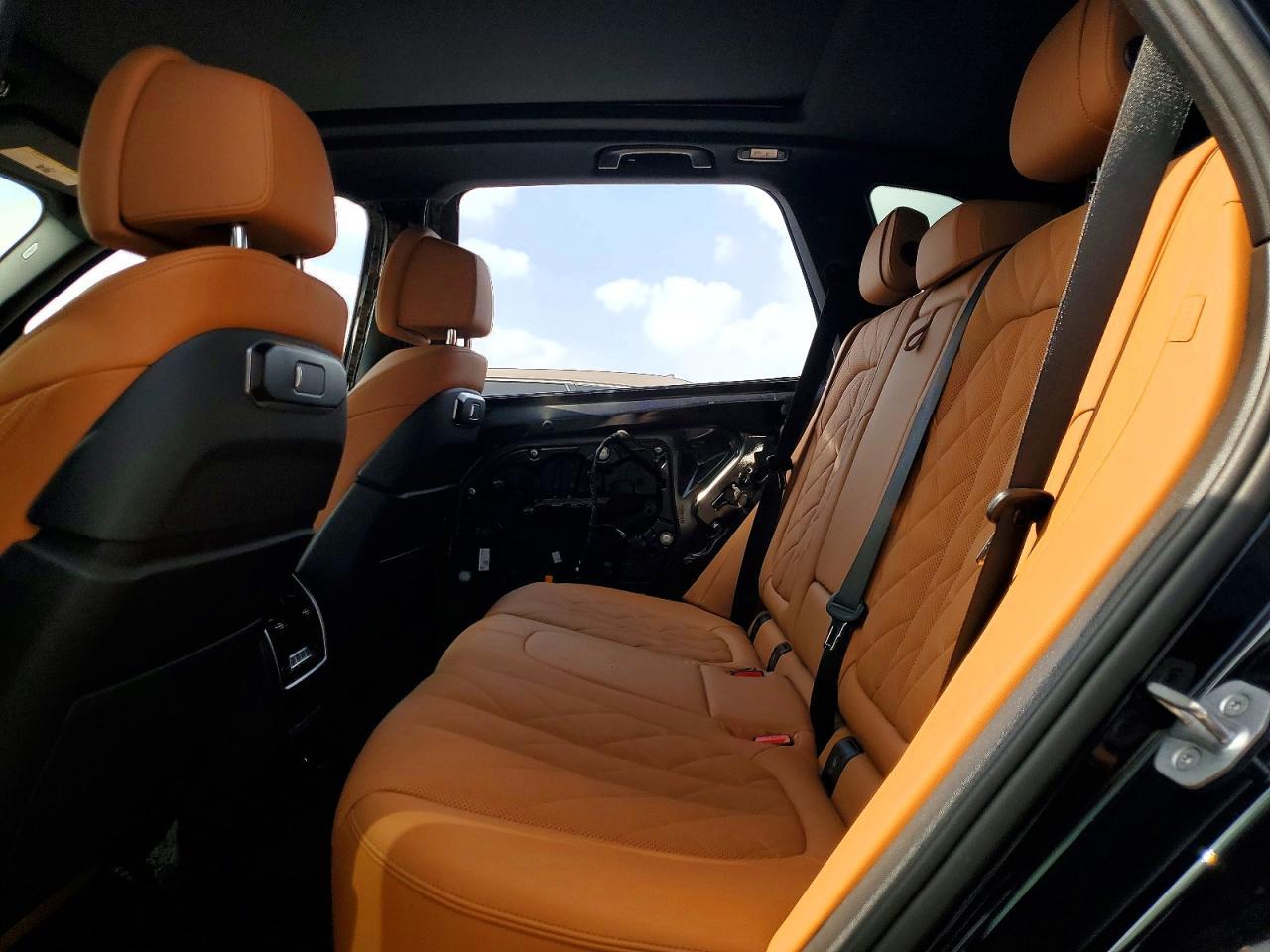 2024 BMW X5 xDrive40I - zdjęcie 11