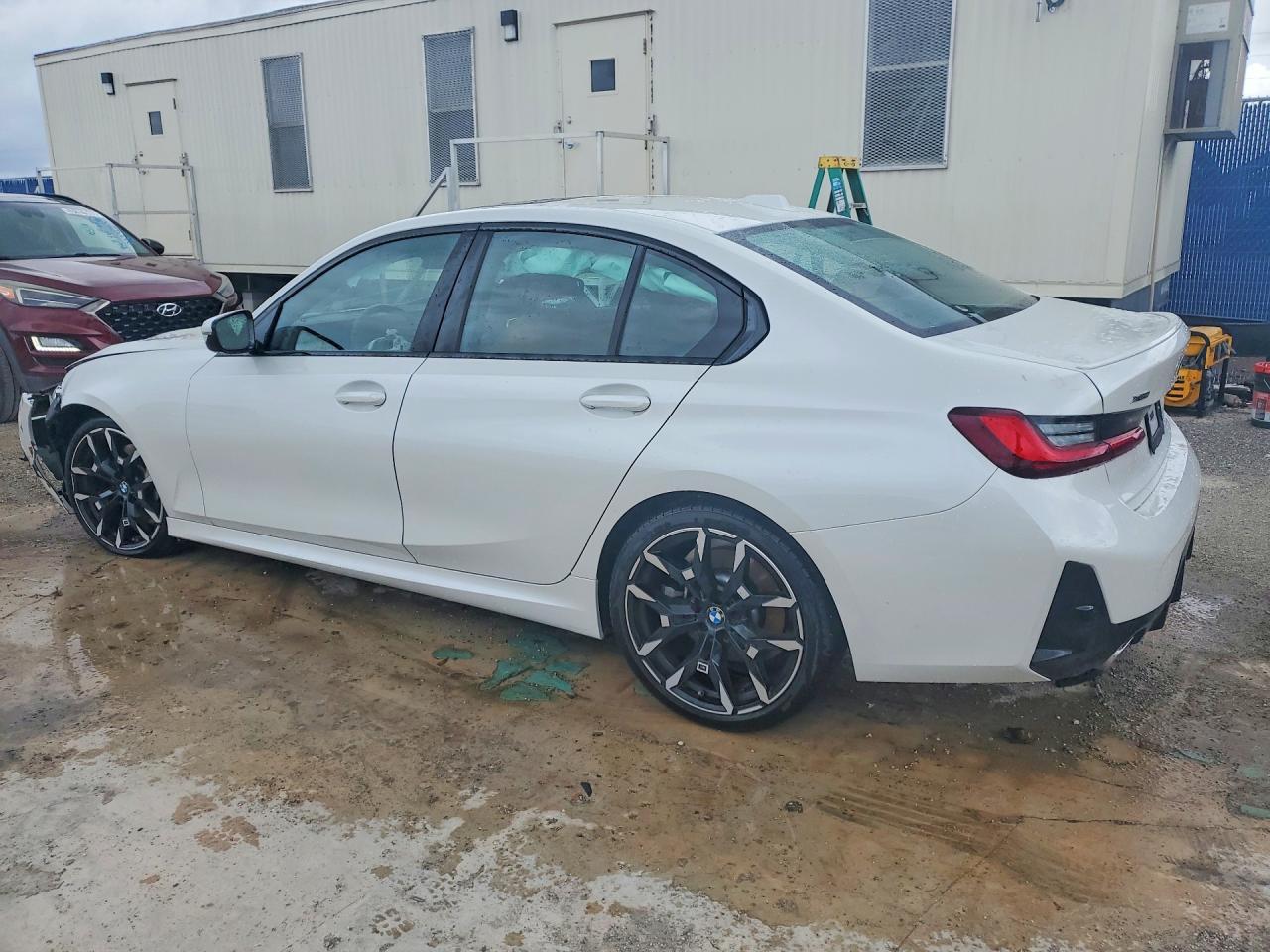 2026 B M W 3 Series 4D Sedan 330I xDrive Msport - zdjęcie 2