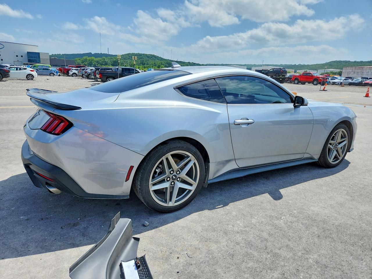2024 Ford Mustang - zdjęcie 3